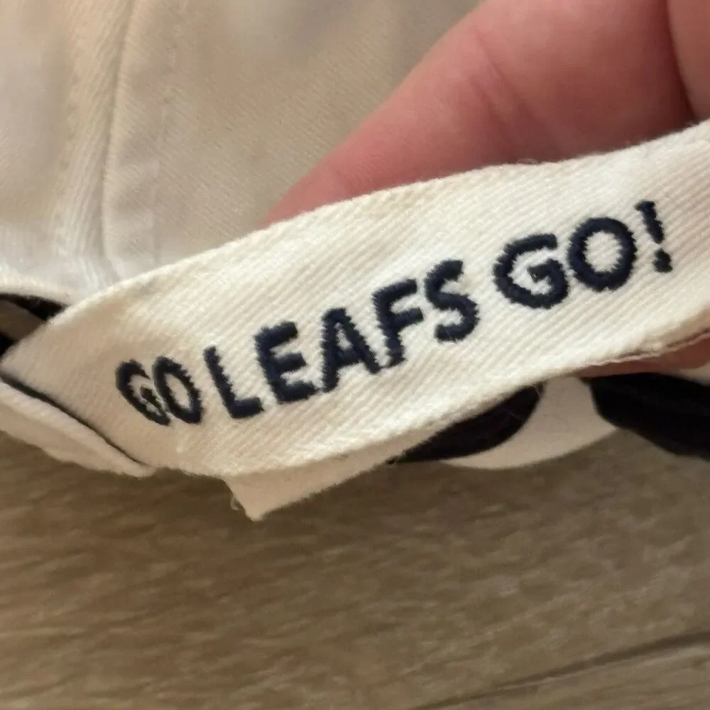 Kyle Wellwood Signed Toronto Maple Leafs Hat Autographed Vintage White Cap NHL 8